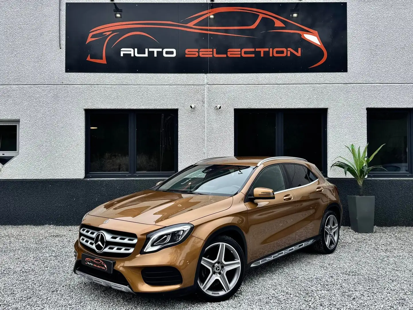 Mercedes-Benz GLA 180 AMG PACK - FACELIFT 2018 - GARANTIE Or - 1