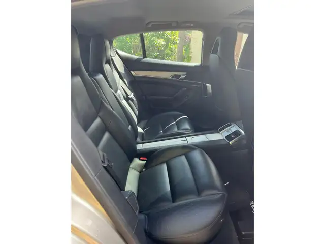 Porsche Panamera view 6