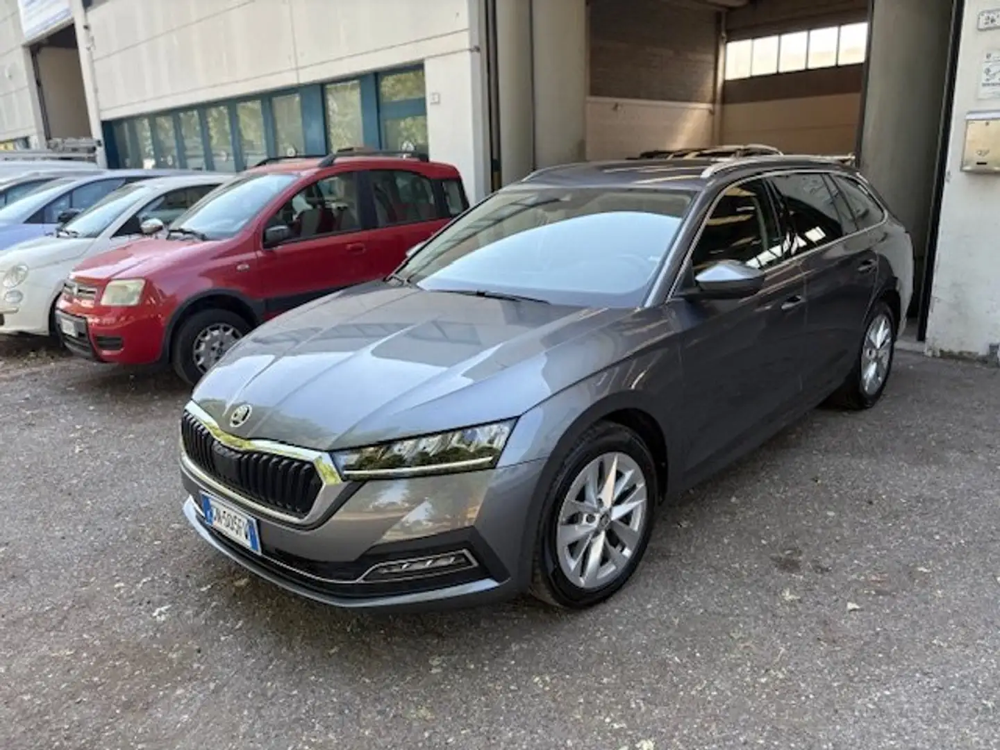 Skoda Octavia Octavia Wagon 2.0 tdi evo Style 115cv dsg Grigio - 1
