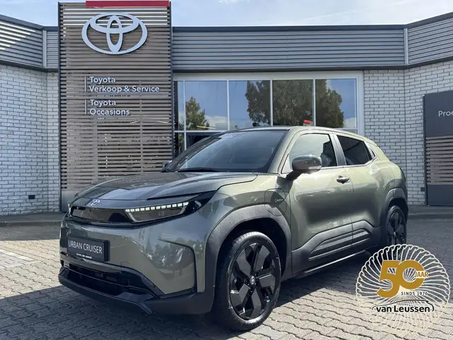 Toyota Urban Cruiser EXECUTIVE 61 KWH NIEUW EN DIRECT UIT VOORRAAD LEVE