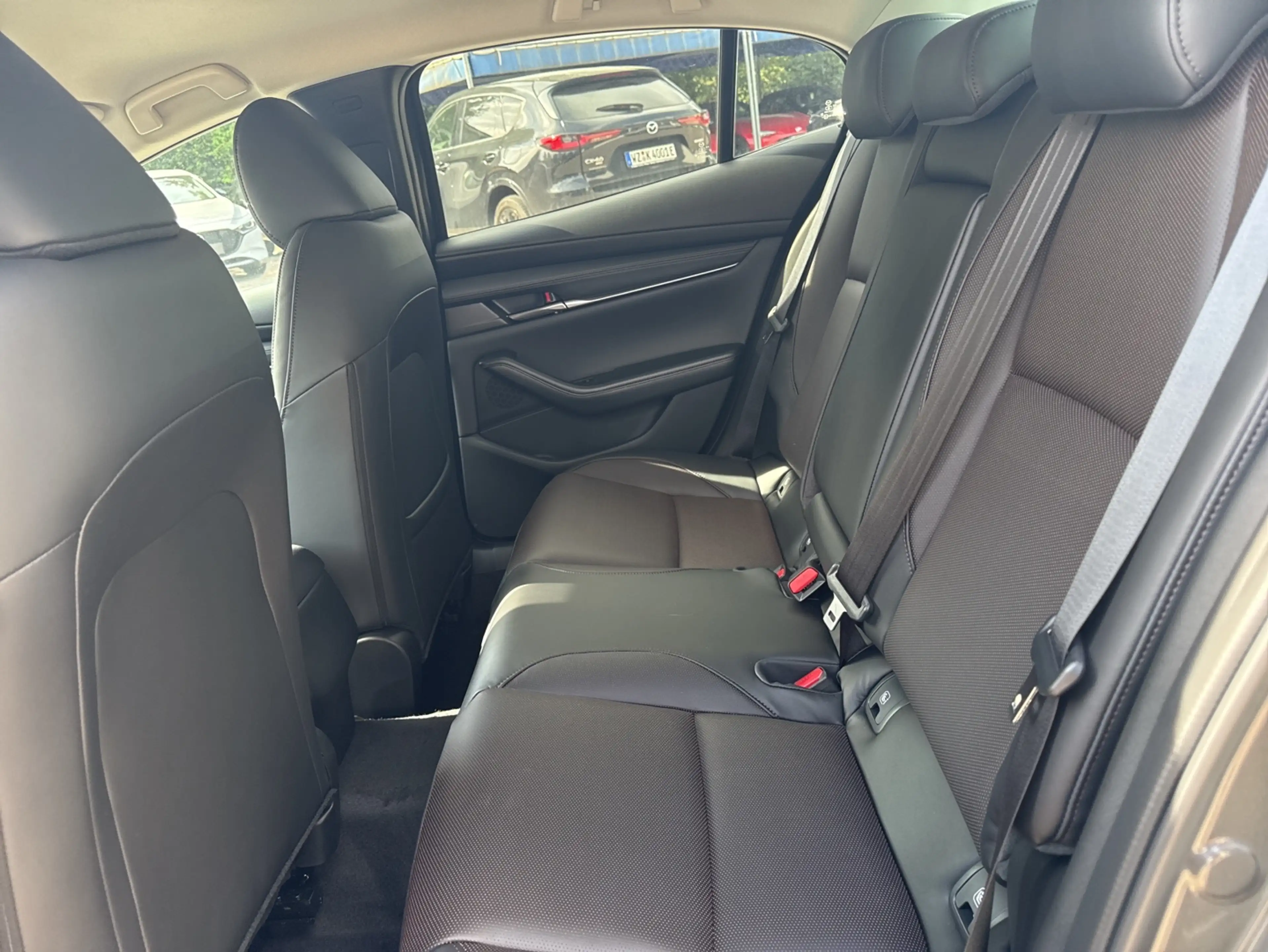 Mazda 3 e-SKYACTIV-X 186 FWD 6AT TAKUMI — photo 7