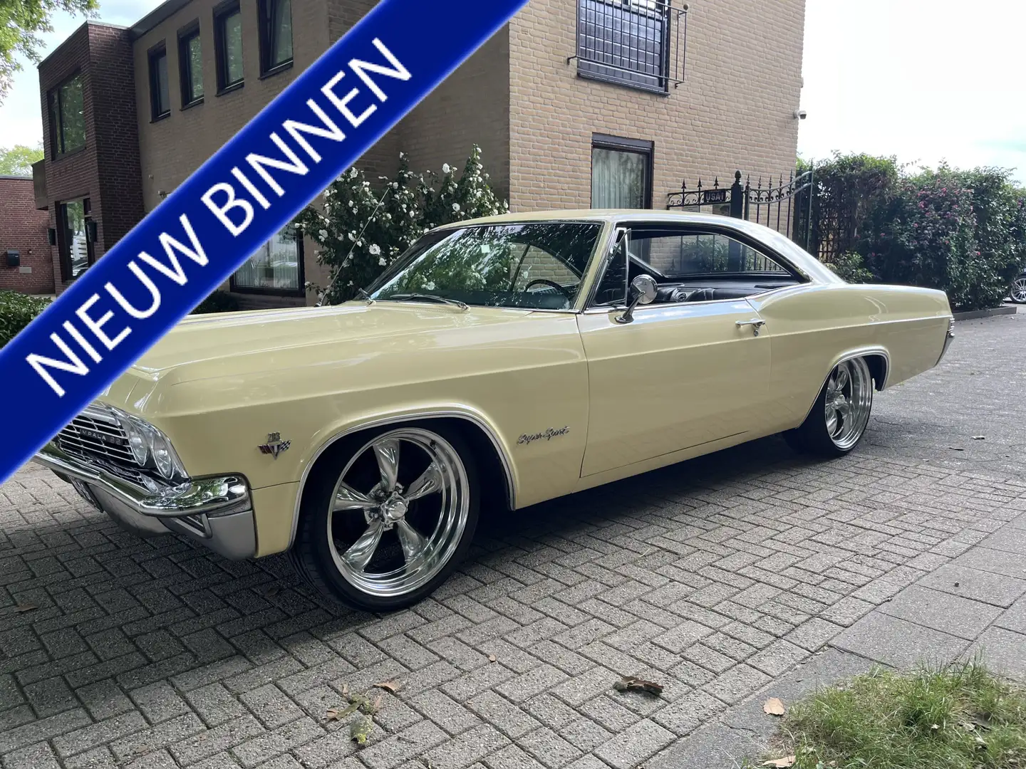 Chevrolet Impala SS V 8 350 motor Jaune - 1
