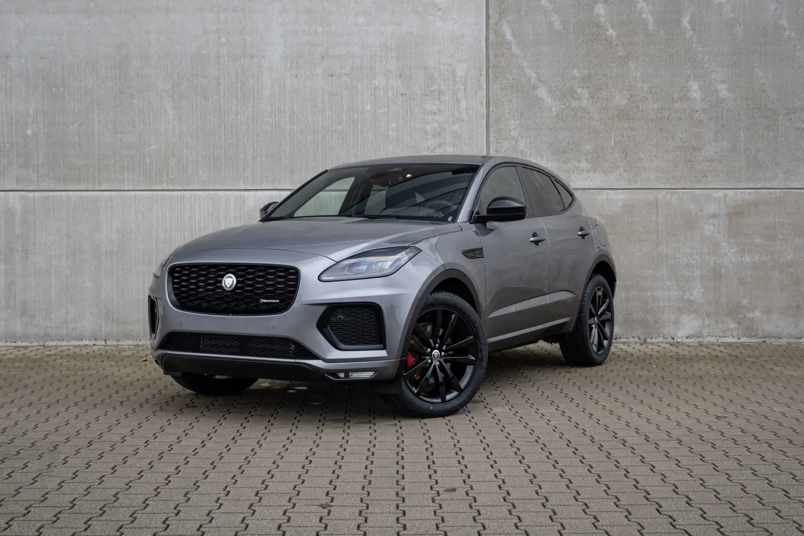 Jaguar E-Pace 1.5 P270e AWD R-Dynamic SE Grau - 1