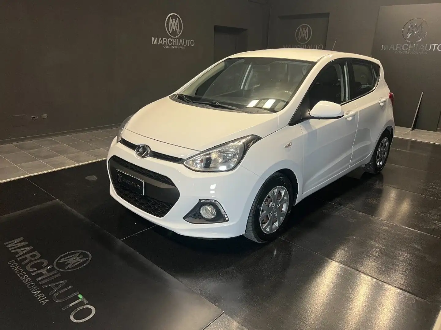 Hyundai i10 1.0 MPI Login Bianco - 1