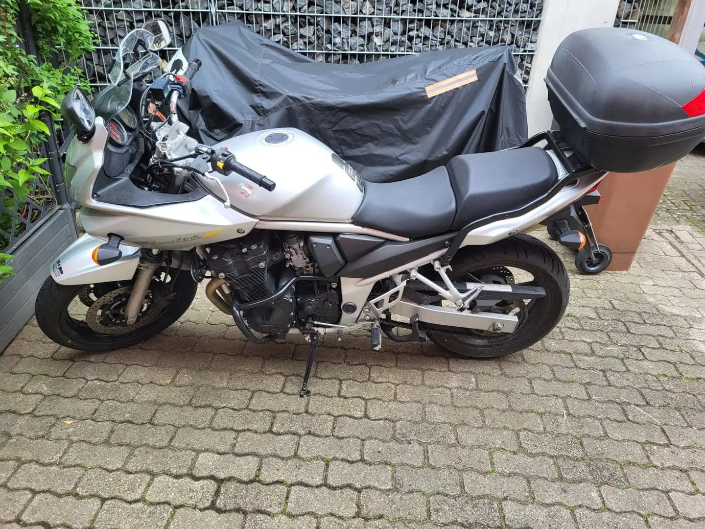 Suzuki Bandit 650 Srebrny - 1