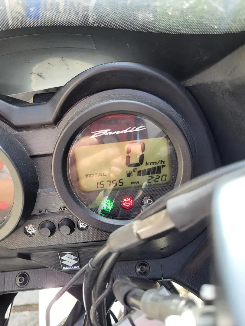 Suzuki Bandit 650 Srebrny - 2