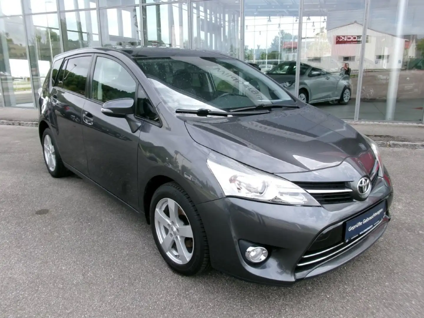 Toyota Verso Verso 1,6 D-4D Active Design ERSTBESITZ Grau - 1