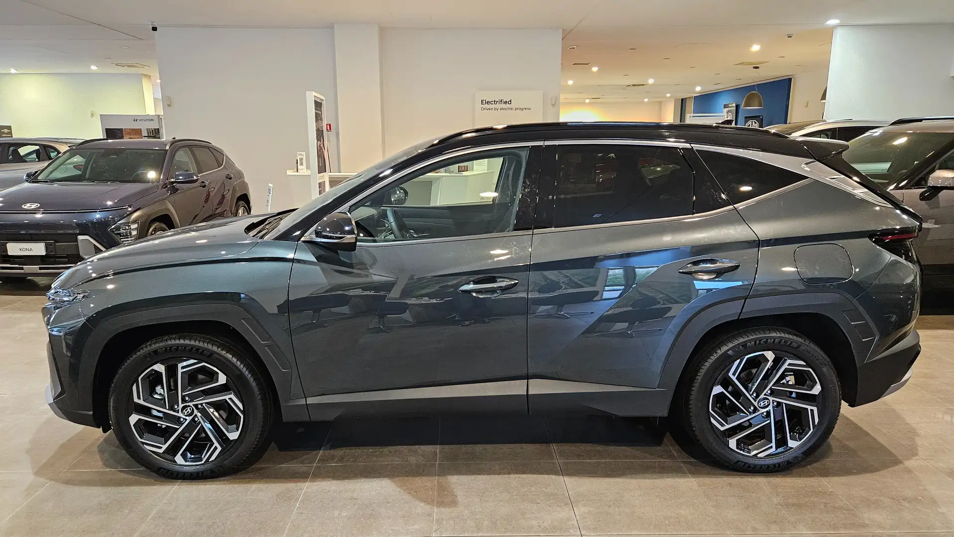 Hyundai TUCSON 1.6 Plug-in hybrid 253 cv Exellence KM ZERO Verde - 2