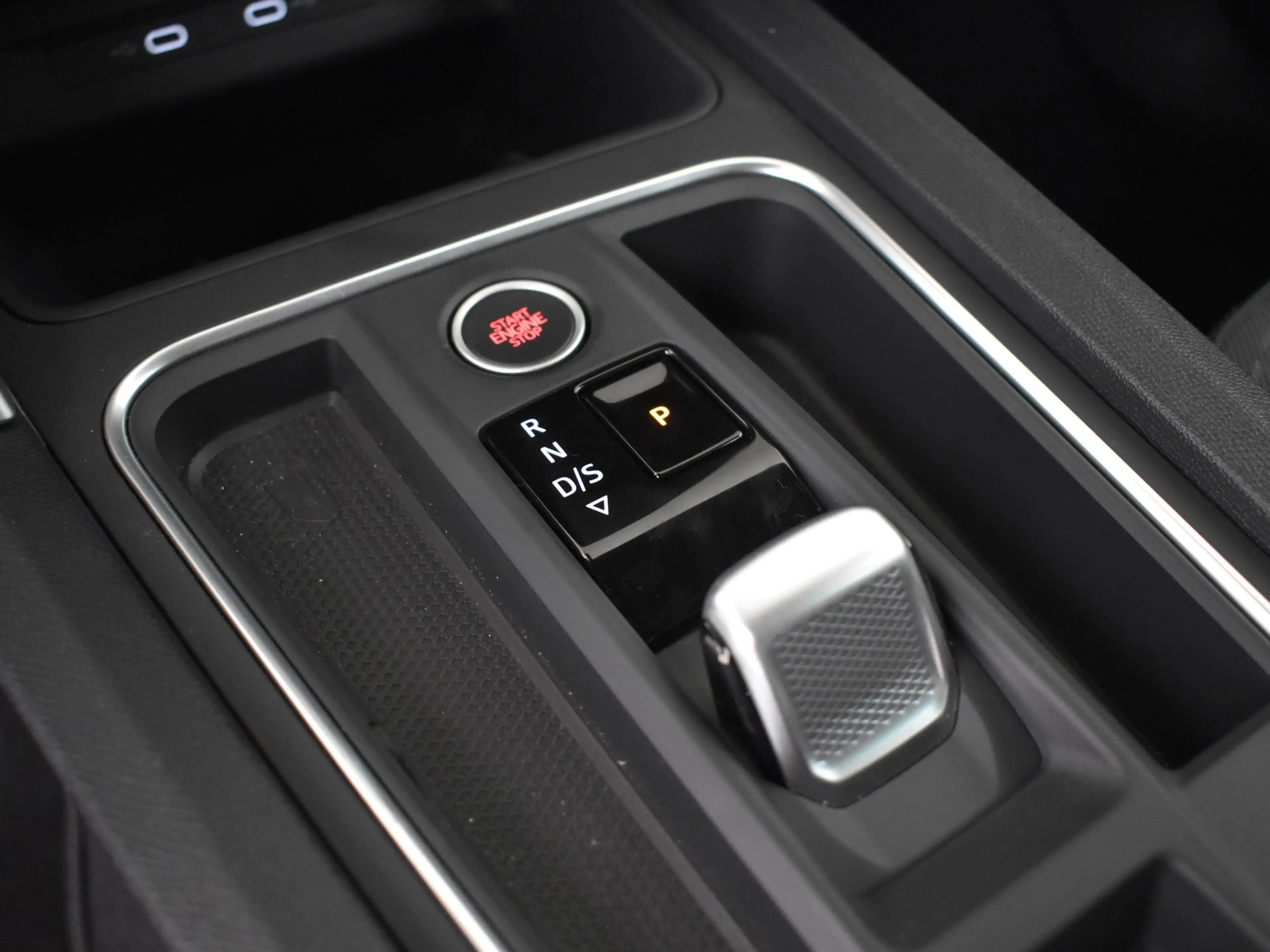 SEAT Leon e-Hybrid Sportstourer FR Business - eHybrid 18'' LMV Perfor — photo 17