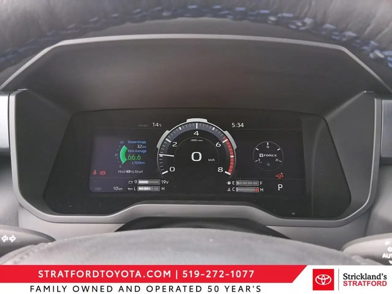 Toyota Tundra снимка Toyota Tundra