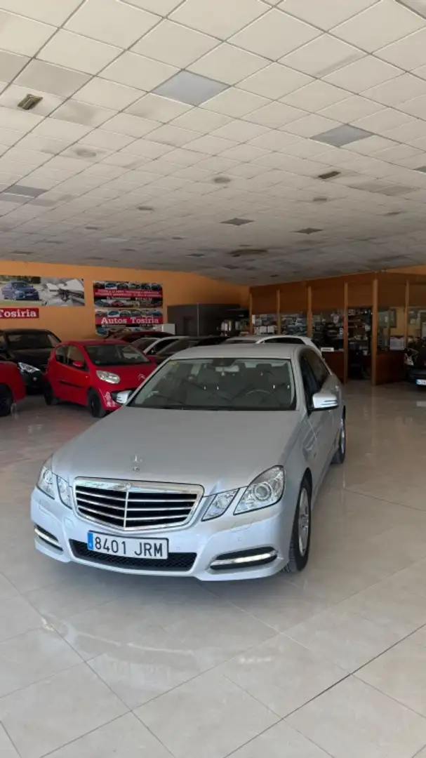 Mercedes-Benz E 220 220CDI BE Aut. Gris - 1