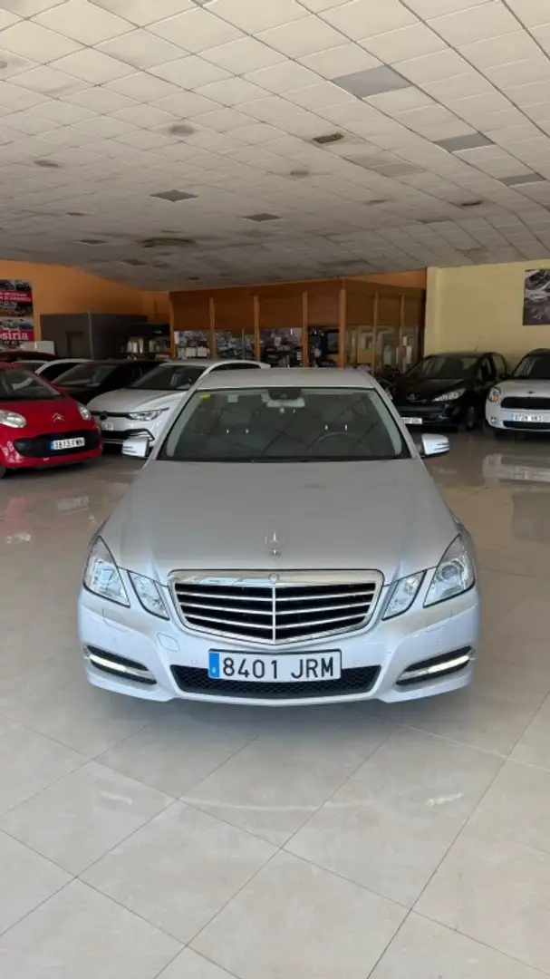 Mercedes-Benz E 220 220CDI BE Aut. Gris - 2