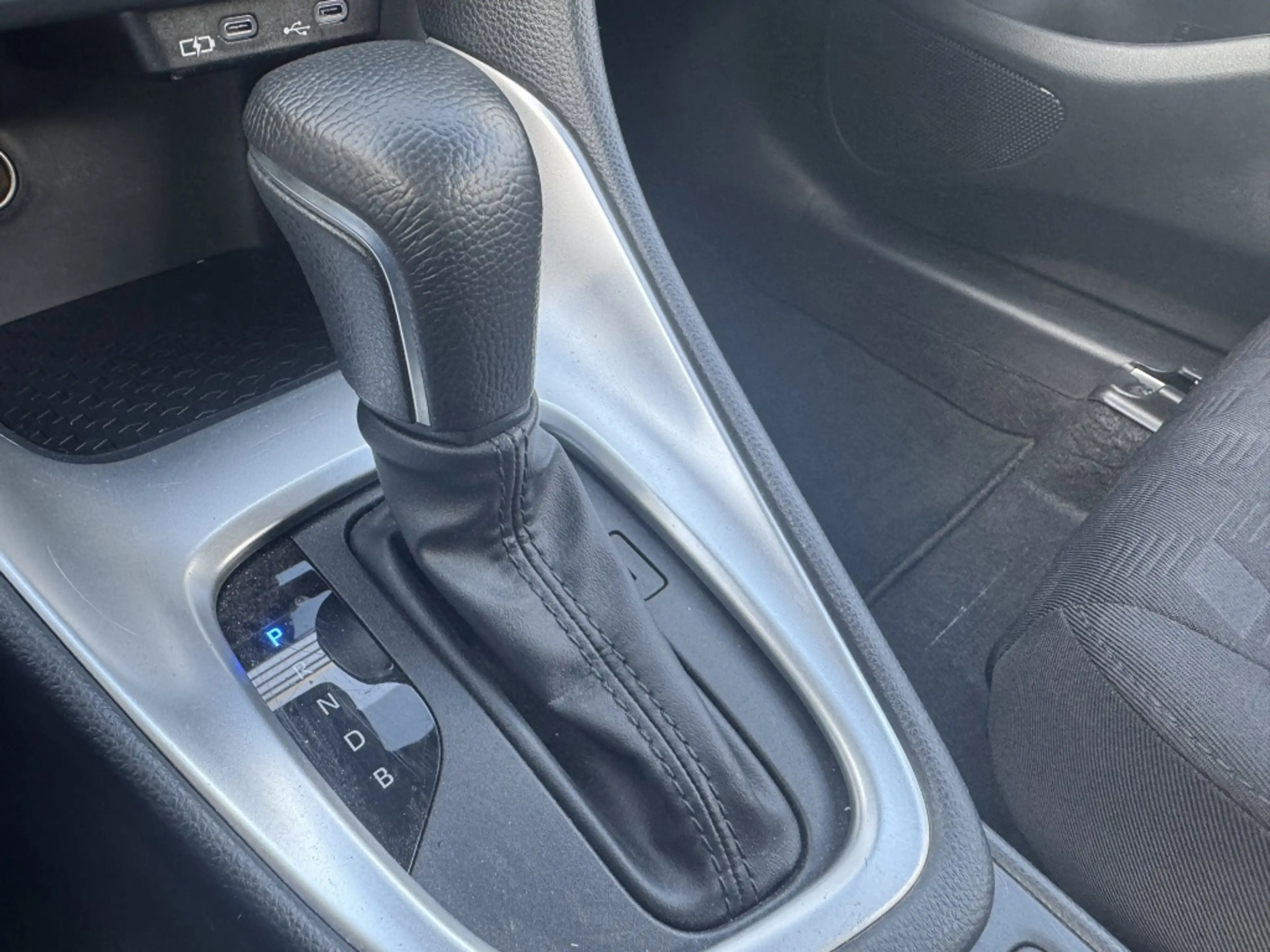 Mazda 2 Hybrid 1.5 Centre-line Adapt cruise Stoelverwarmin — photo 12