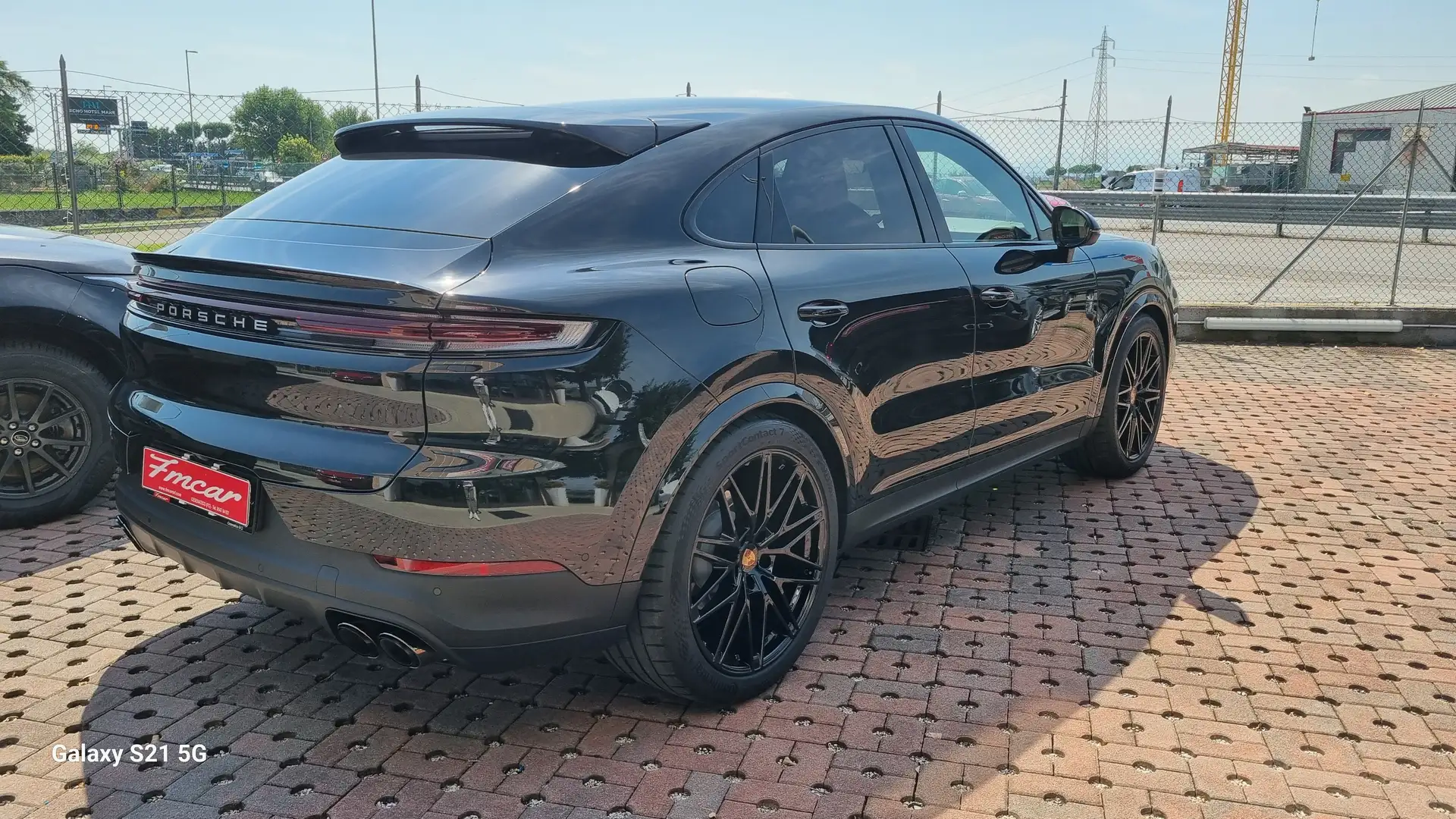 Porsche Cayenne 3.0 COUPE NAVI LED 22 PANORAMA KAMERA PASM Negro - 1