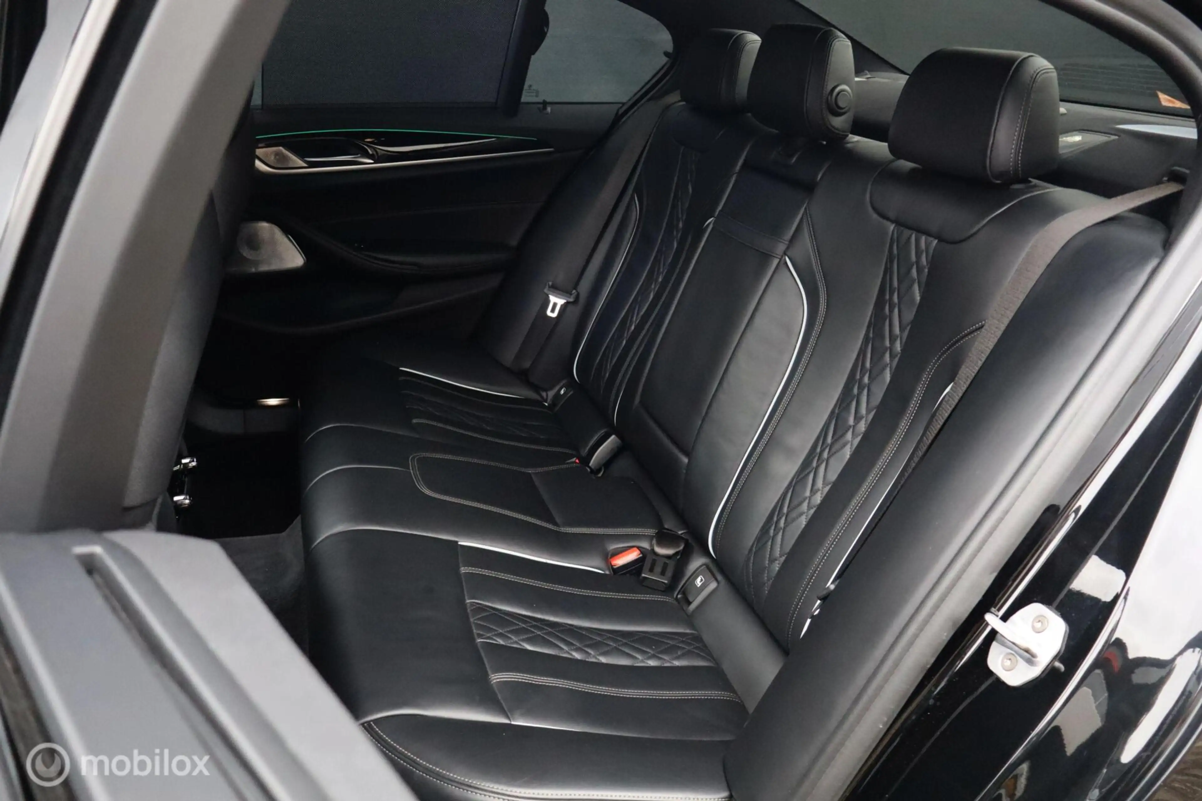 BMW M550 5-serie M550i xDrive High Executive — photo 8