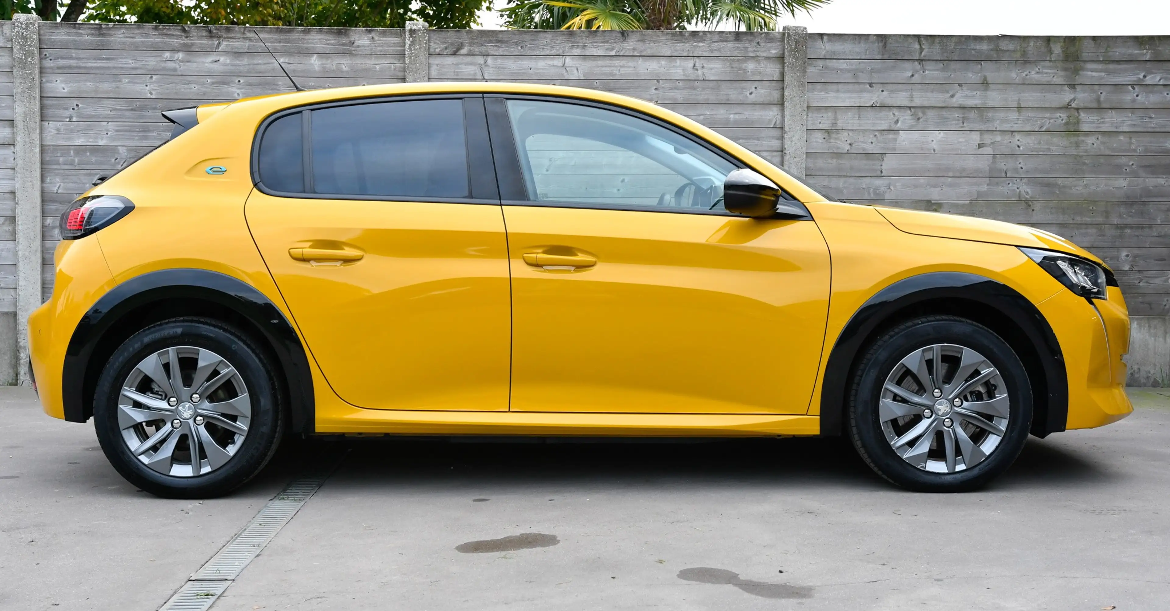 Peugeot e-208 e-208 50 kWh Pack Allure*AC*LED*TVA* — photo 5