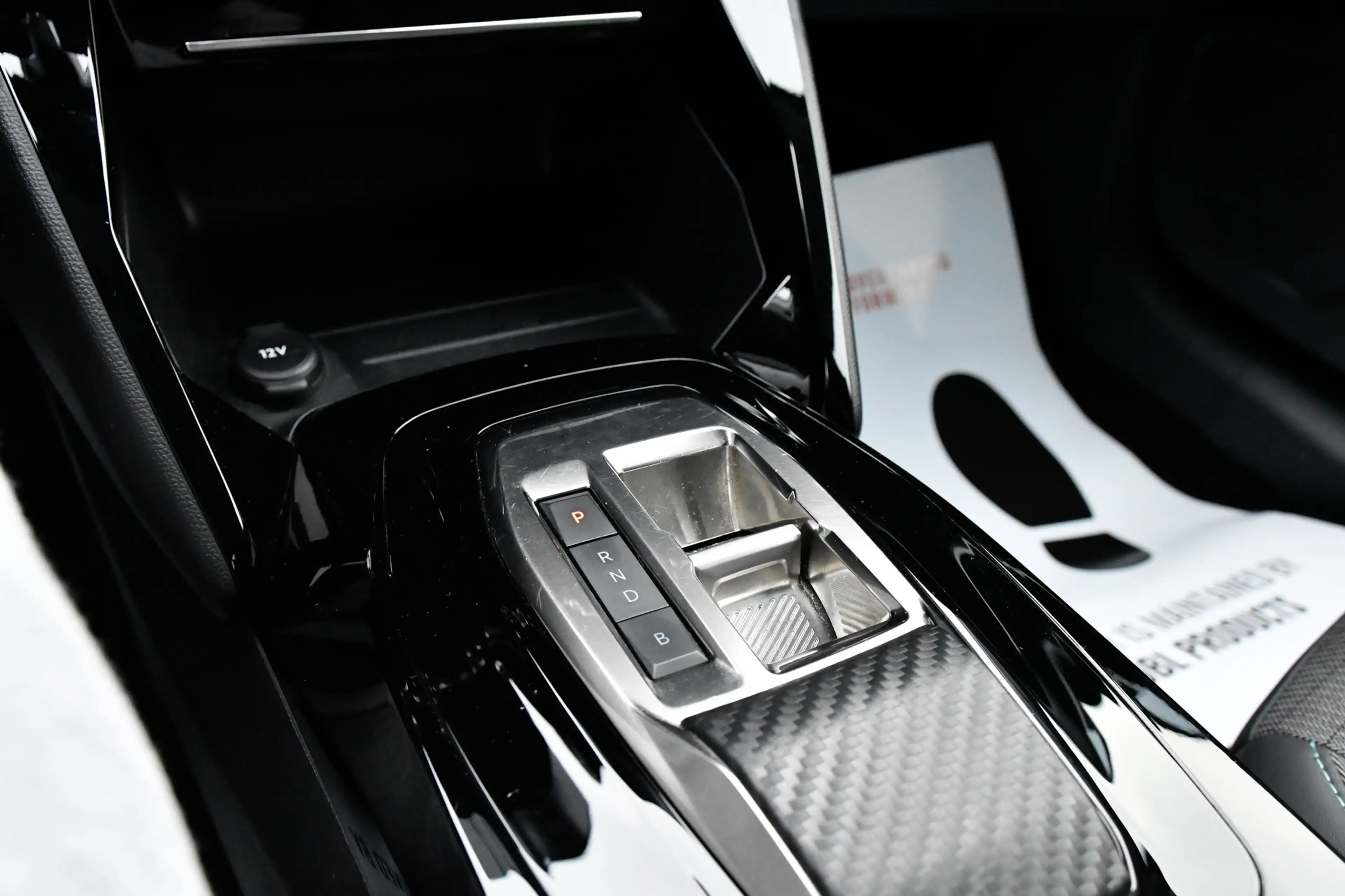 Peugeot e-208 e-208 50 kWh Pack Allure*AC*LED*TVA* — photo 12