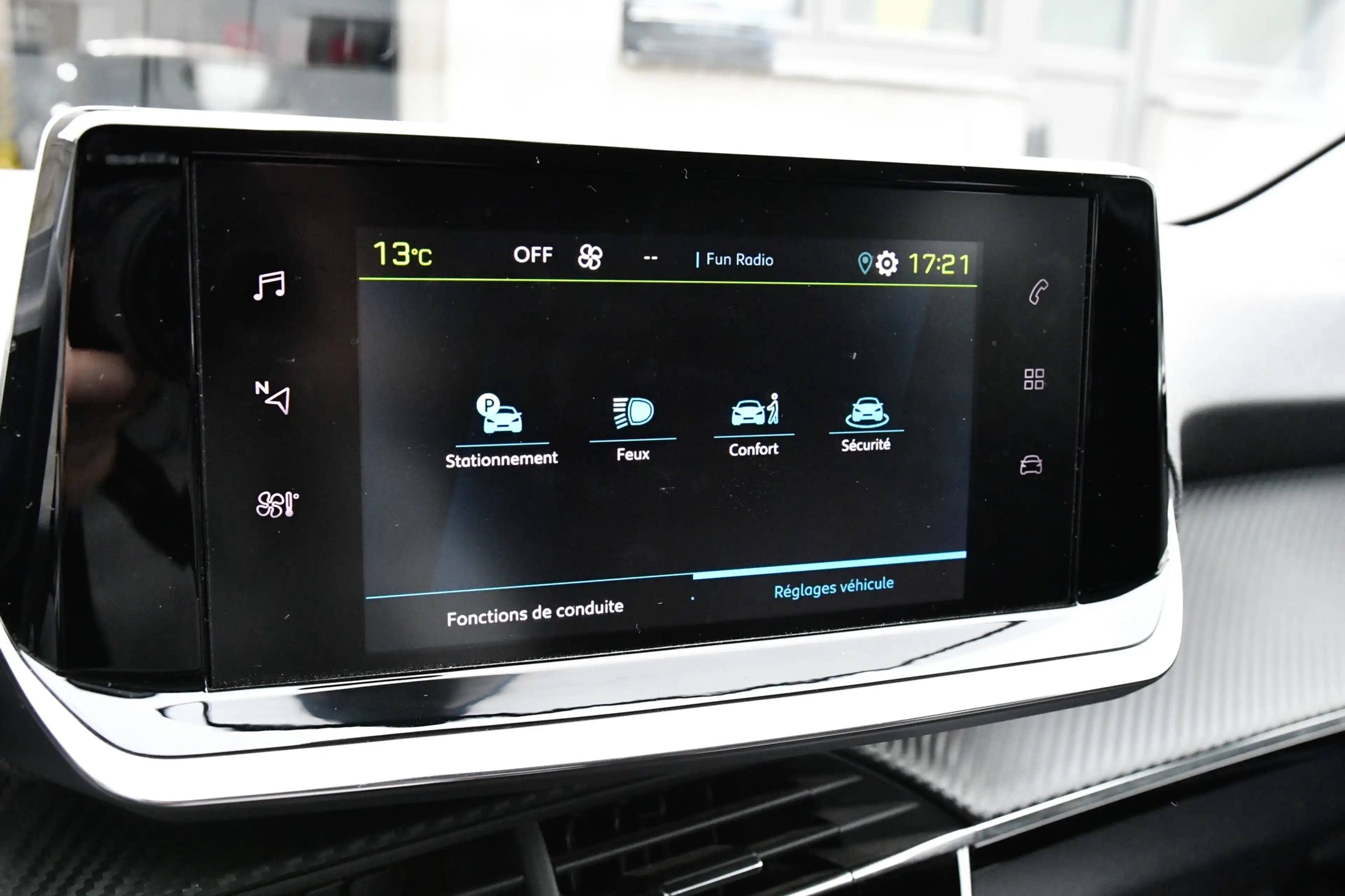 Peugeot e-208 e-208 50 kWh Pack Allure*AC*LED*TVA* — photo 13