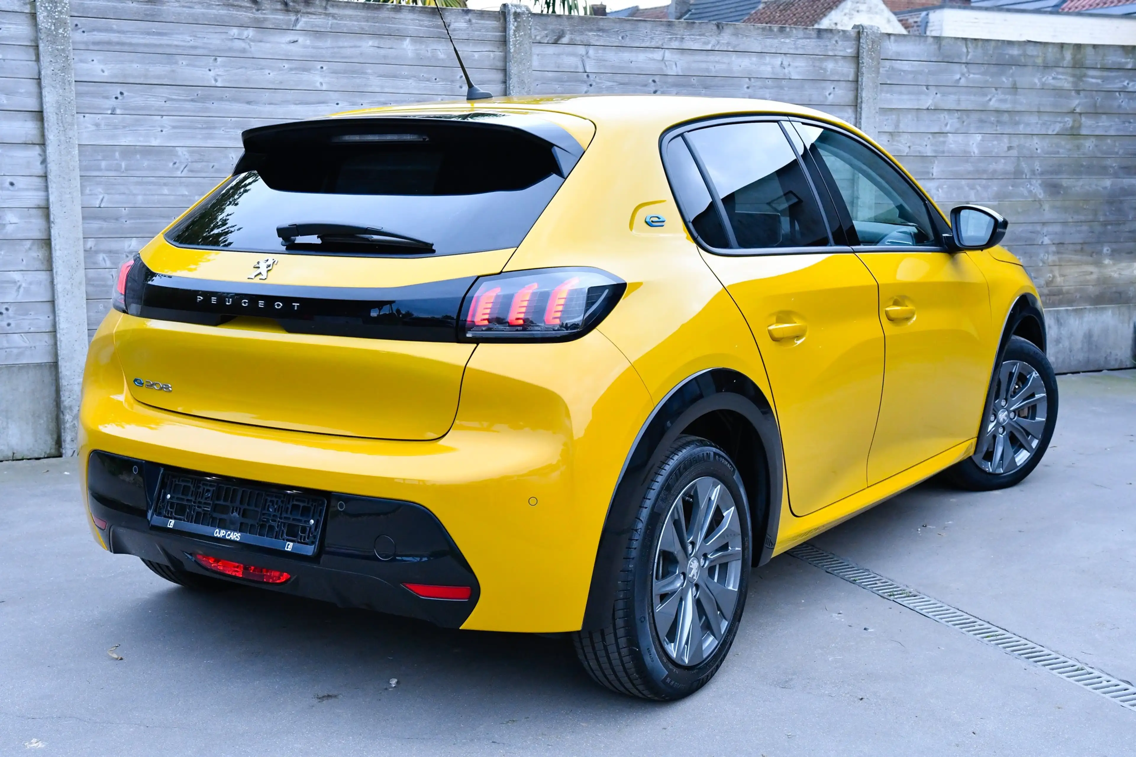 Peugeot e-208 e-208 50 kWh Pack Allure*AC*LED*TVA* — photo 15