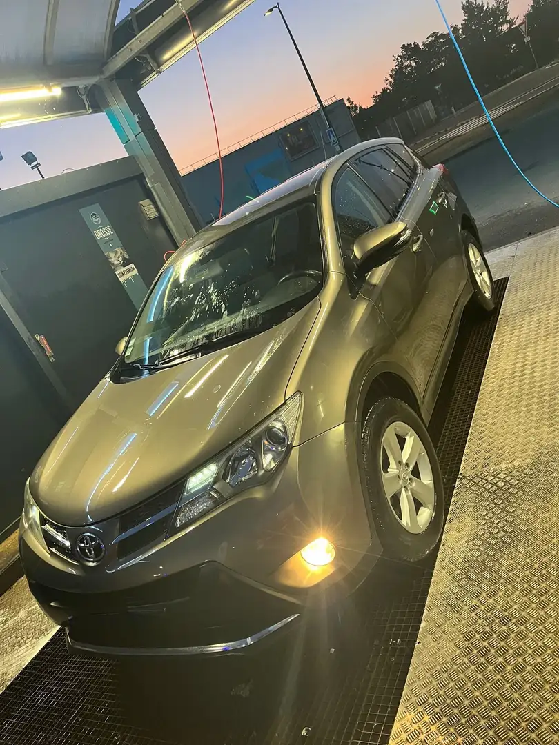 Toyota RAV 4 4-2 2.0 - 1