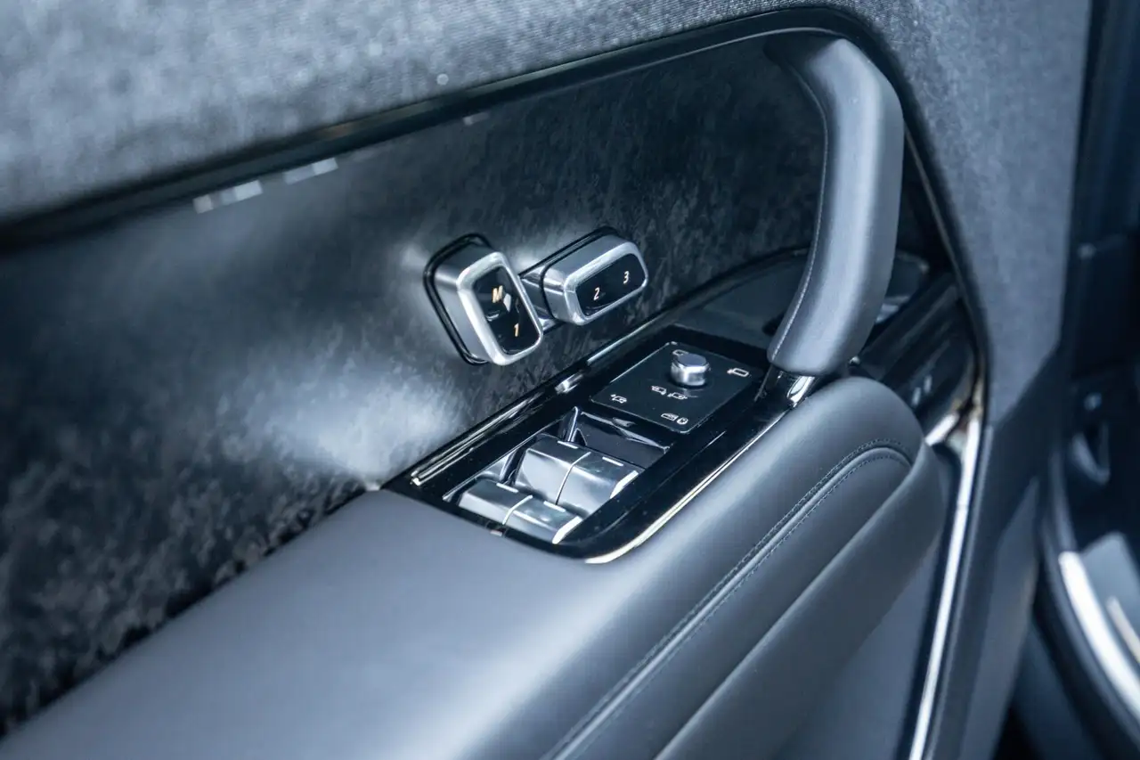 Land Rover Range Rover Sport 3.0 P550e Autobiography Edition PHEV, миниатюра 4