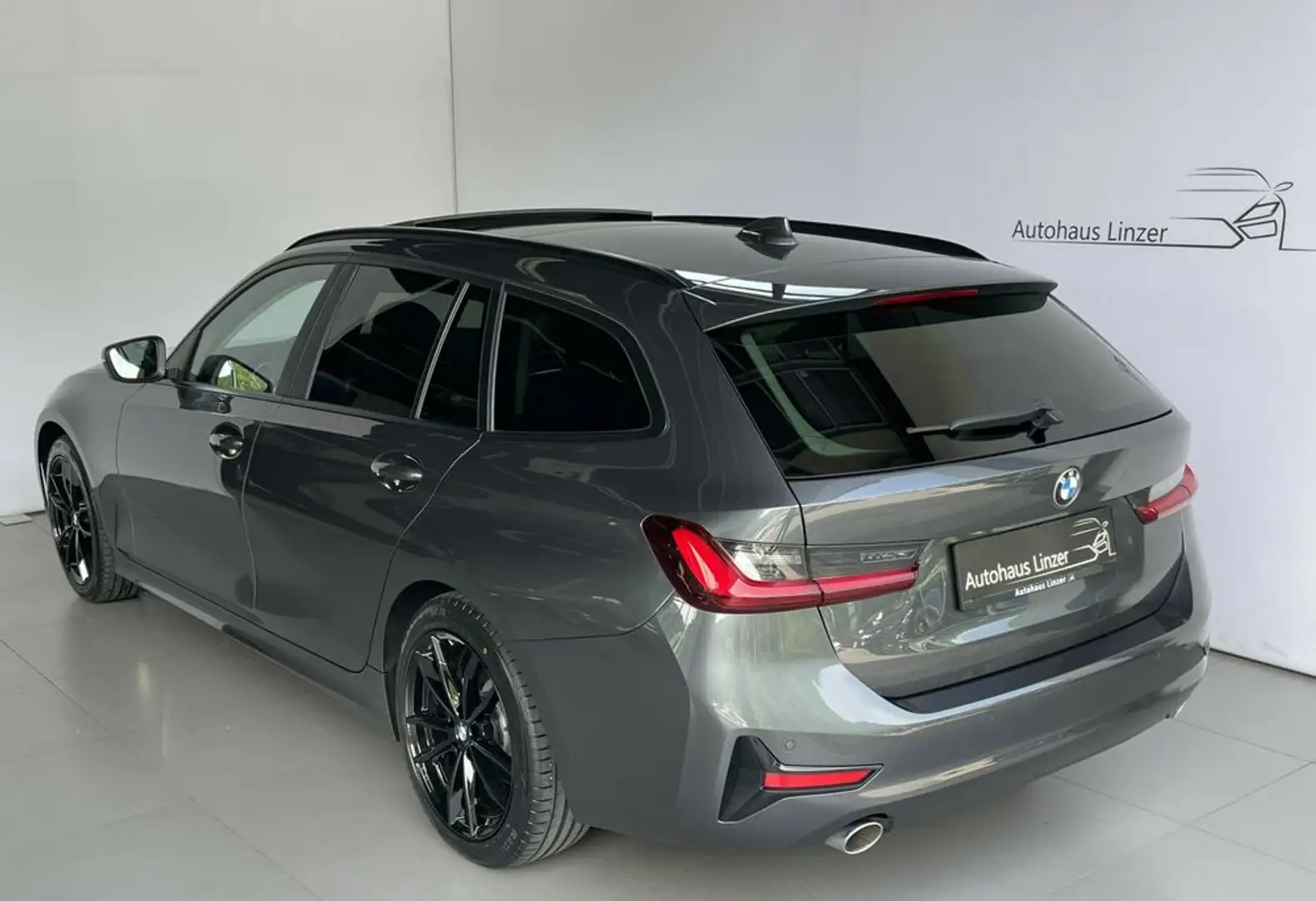 BMW 318 d MLenkrad *LED*PANO*AHK*HiFi*Ambient*Sportsitz Grau - 2