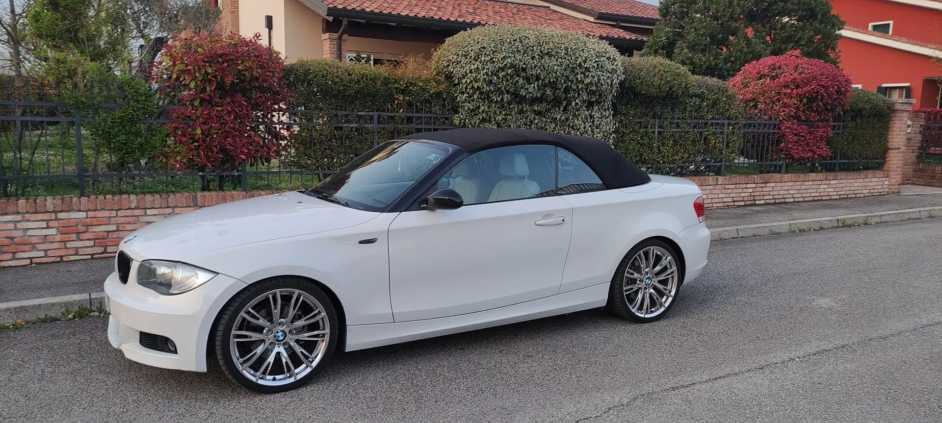 BMW 120 Serie 1 E88 Cabrio 120d Cabrio Futura Bianco - 1
