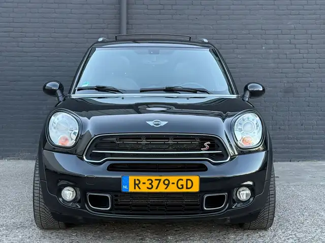 Mini Countryman view 3