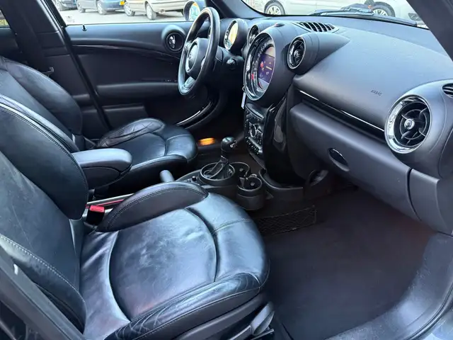 Mini Countryman view 25