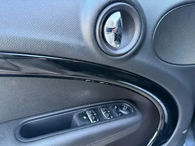 Mini Countryman view 16