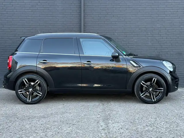 Mini Countryman view 8