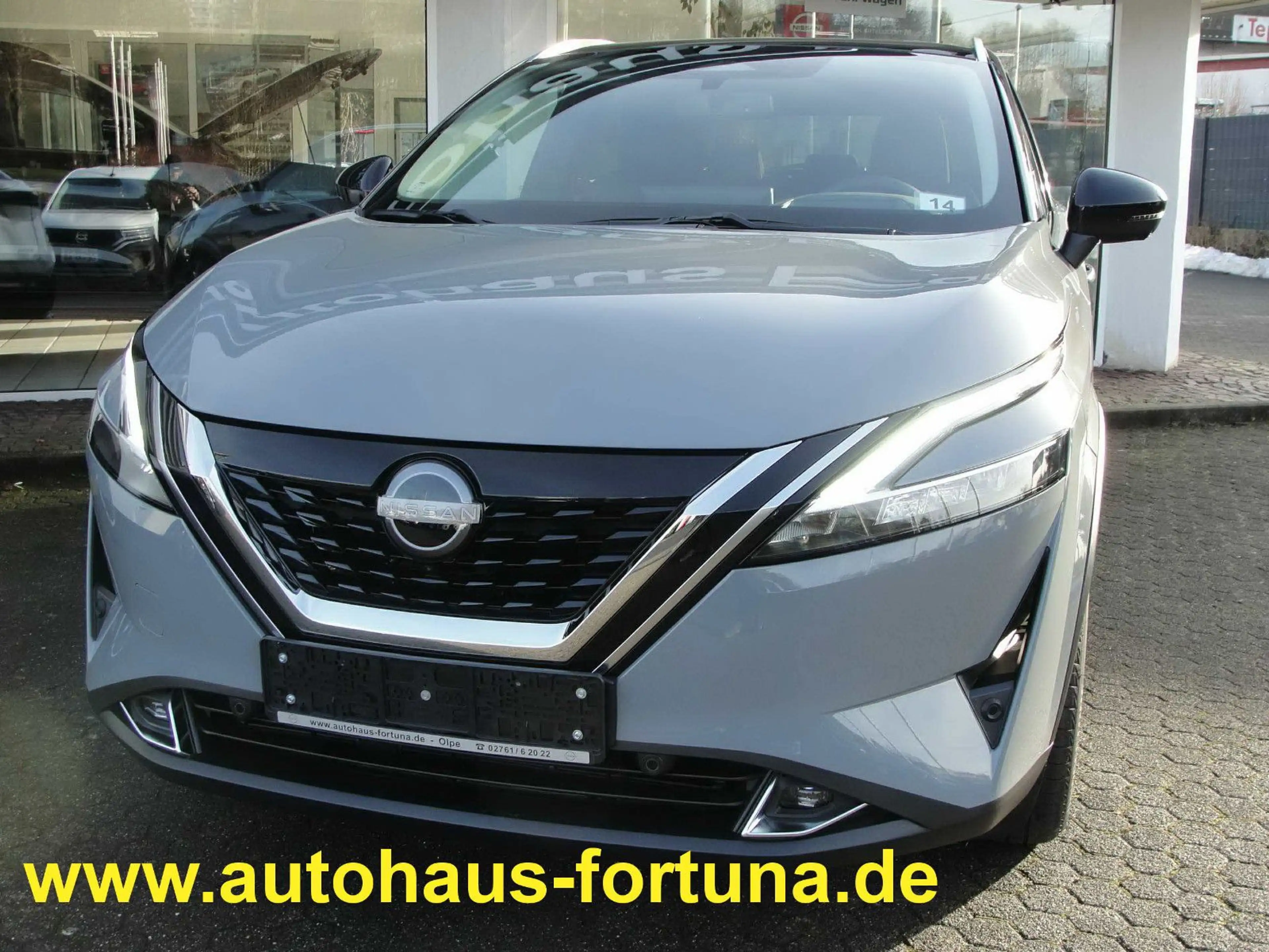 Nissan Qashqai Black Edition 1.5 e-Power Glasdach HUD — photo 2