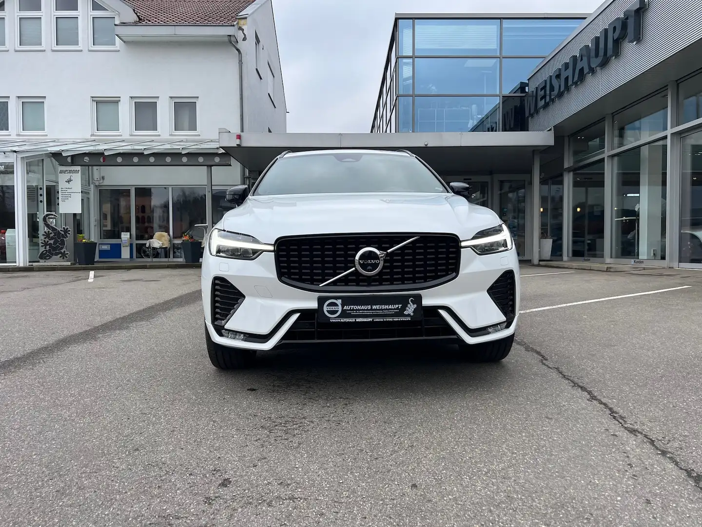 Volvo XC60 B4*AWD*Plus Dark*NP71710*H&K*360°*20Z*ACC Weiß - 2