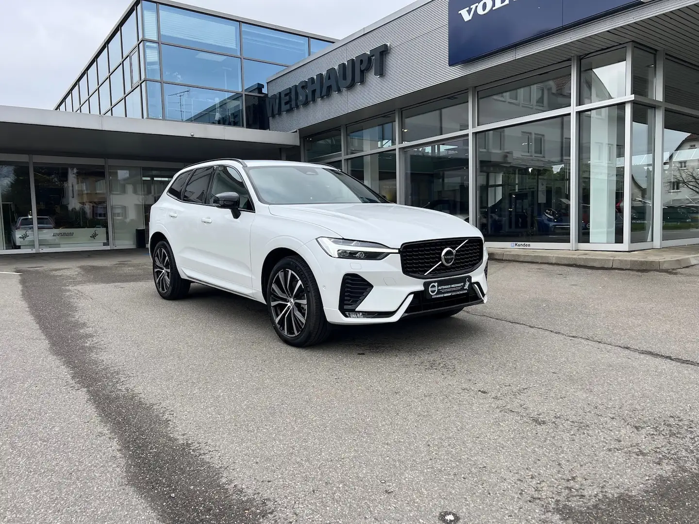 Volvo XC60 B4*AWD*Plus Dark*NP71710*H&K*360°*20Z*ACC Weiß - 1