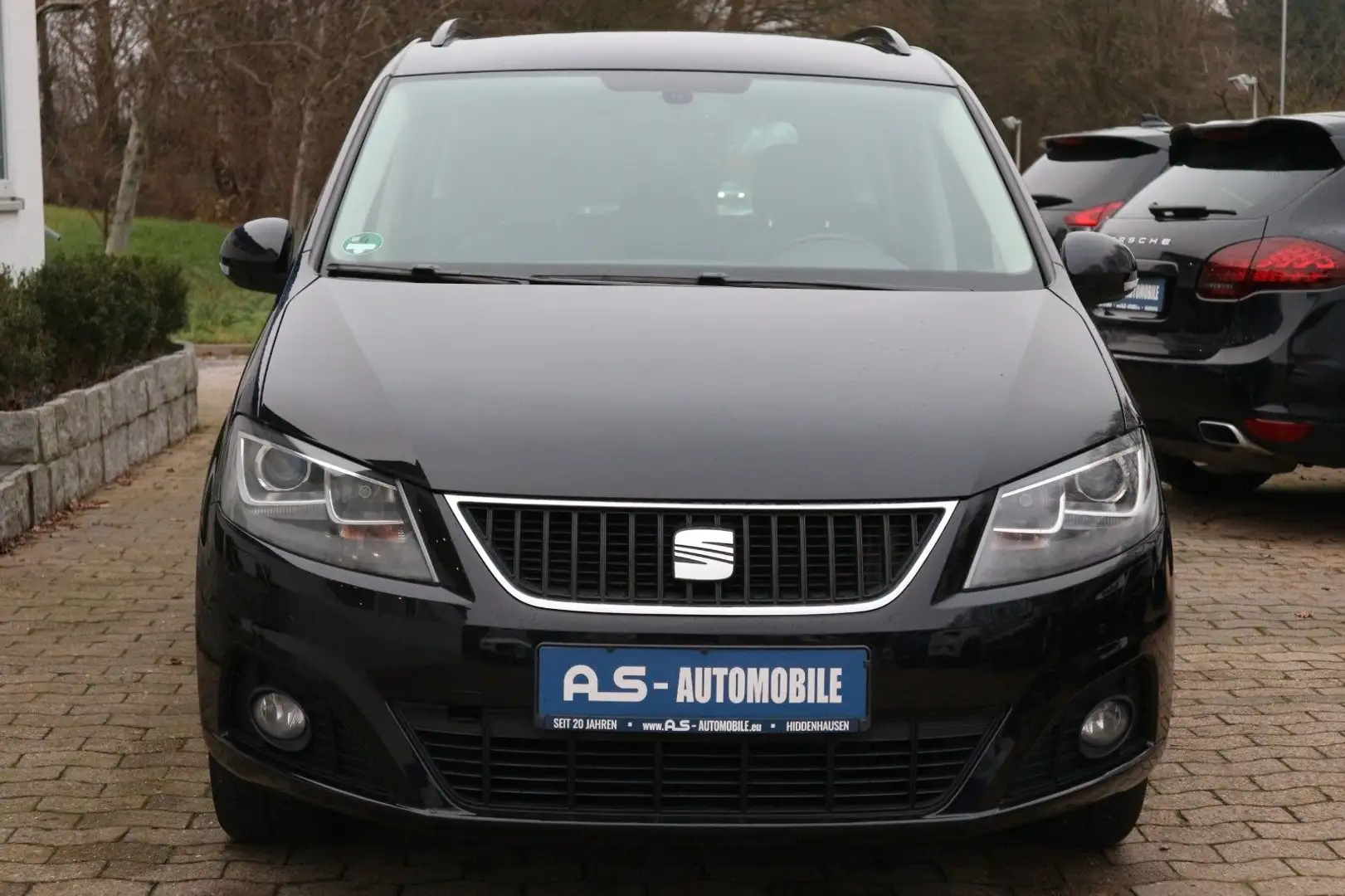SEAT Alhambra 2.0 TSI *DSG/7-SITZE/NAV/XENON/RFK/AHK* Černá - 2
