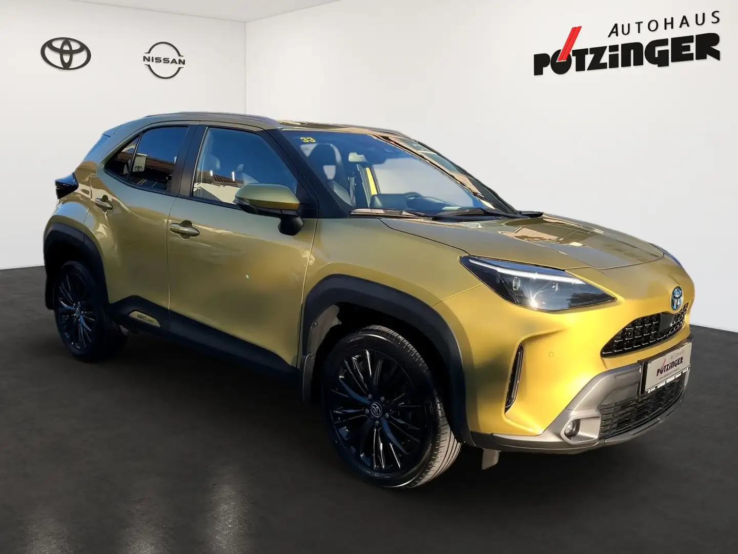 Toyota Yaris Cross 1.5Hybrid AWD-i Adventure,Matrix,HUD Gelb - 2
