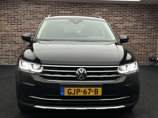 Volkswagen Tiguan view 5