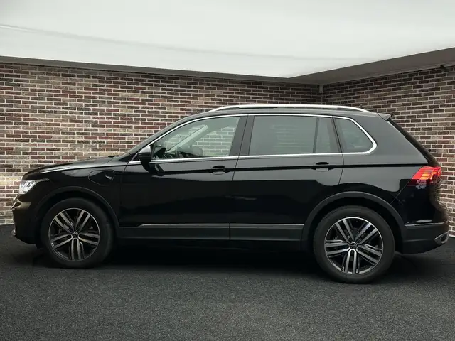 Volkswagen Tiguan view 6