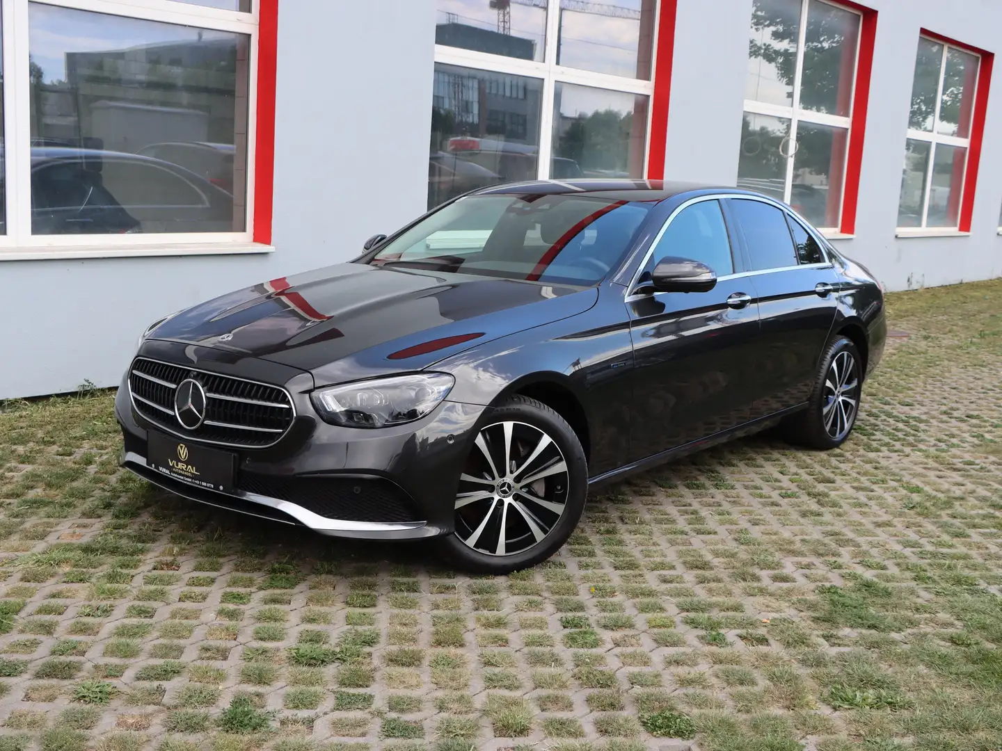 Mercedes-Benz E 300 E 300 de4Matic|Avantgarde|Keyless-Go|360°Kamera Grau - 2