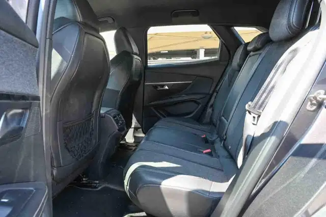 Peugeot 3008 view 11