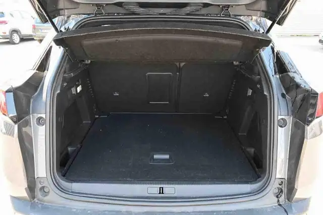 Peugeot 3008 view 5