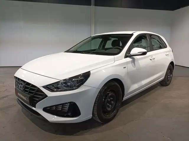 Hyundai i30 view 3