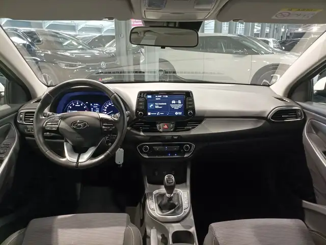 Hyundai i30 view 9