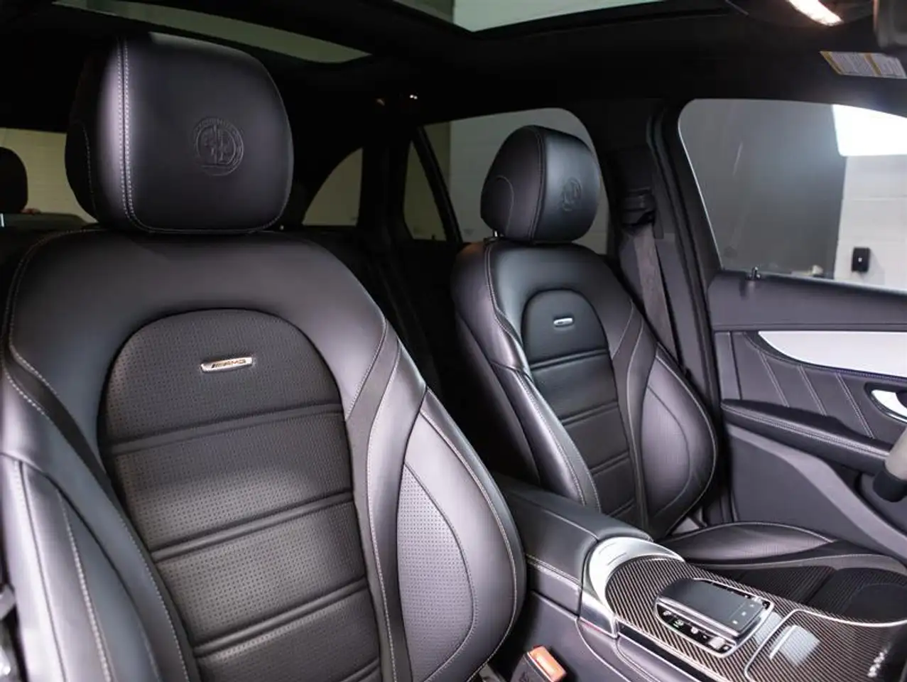 Mercedes-Benz GLC снимка Mercedes-Benz GLC