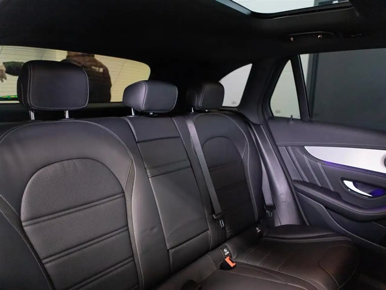 Mercedes-Benz GLC снимка Mercedes-Benz GLC