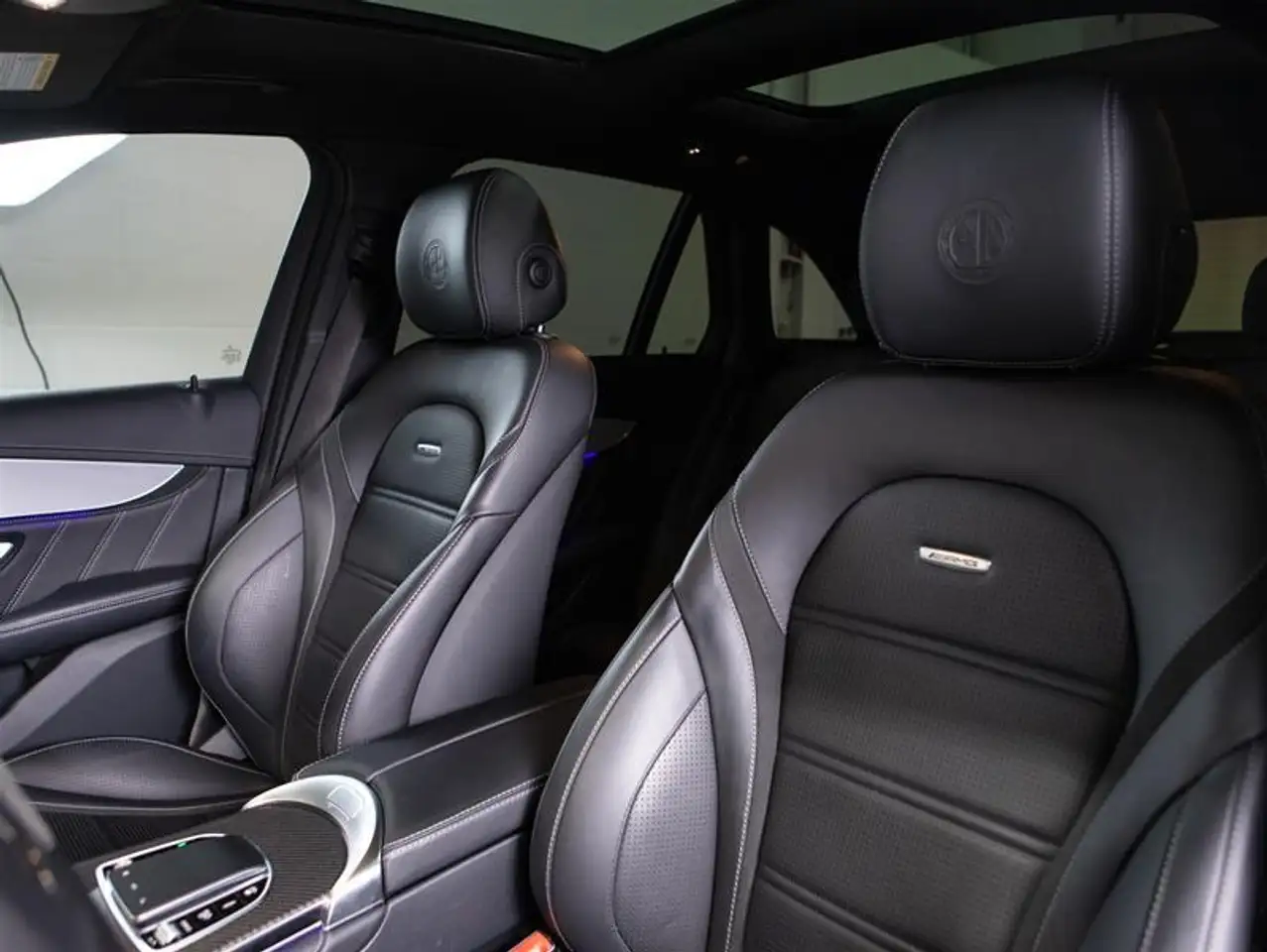 Mercedes-Benz GLC снимка Mercedes-Benz GLC