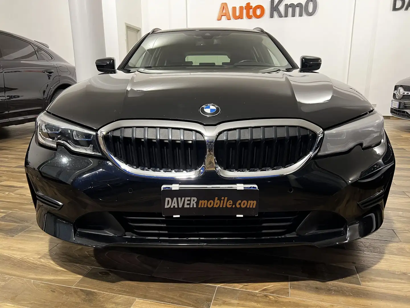 BMW 318 318d 48V Touring Business Advantage Schwarz - 2