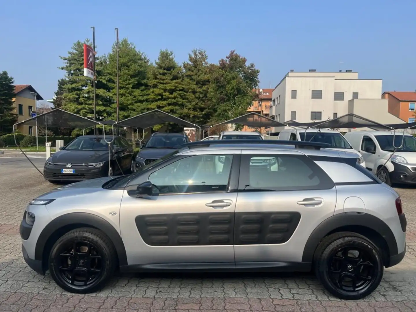 Citroen C4 Cactus PureTech 82 Shine Grigio - 2