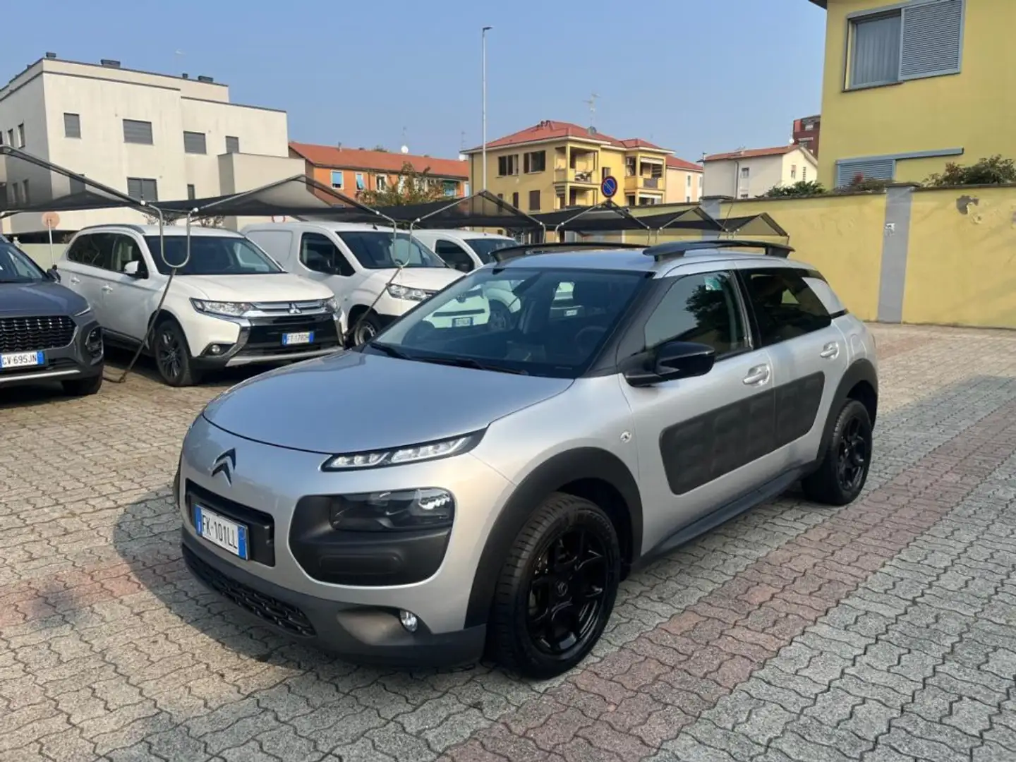Citroen C4 Cactus PureTech 82 Shine Grigio - 1