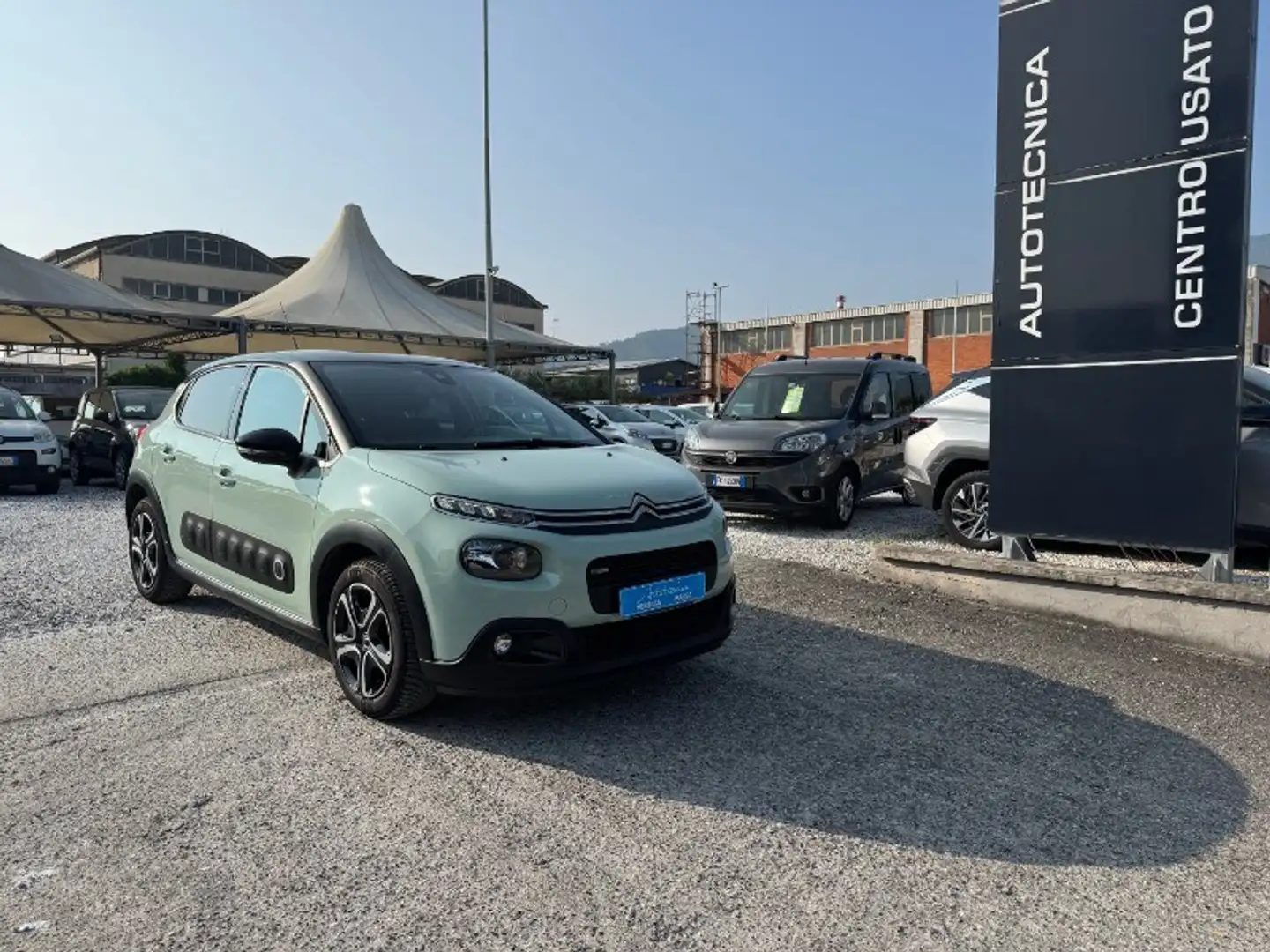 Citroen C3 PureTech 82 Shine Vert - 1